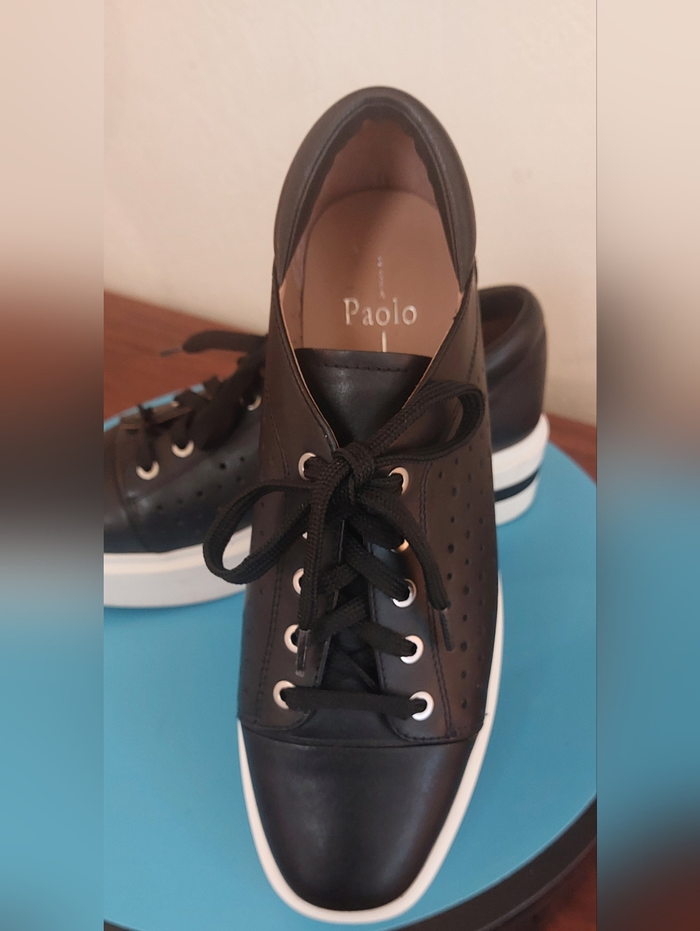 Paolo Womans Black Leather Lace-Up Sneakers